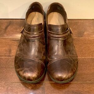 Women’s Brown Leather Clark’s Collection Flats Size 10 - Excellent Condition